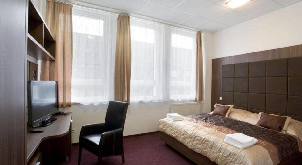 Hotel Branc, Garni Senica Eksteriør billede